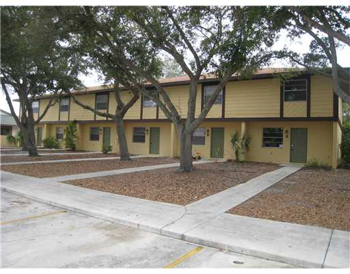 Southern Courtyard - Fort Pierce, FL Condos for Sale