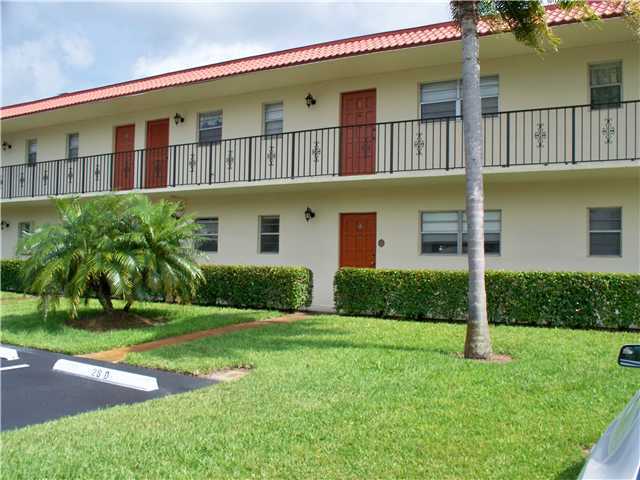 Monterey Yacht and Country Club – Stuart, FL Condos for Sale