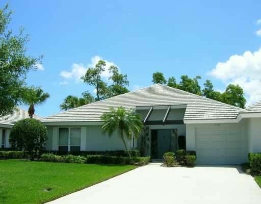 Eagle Lake Homes For Sale at Martin Downs Country Club in Palm City
