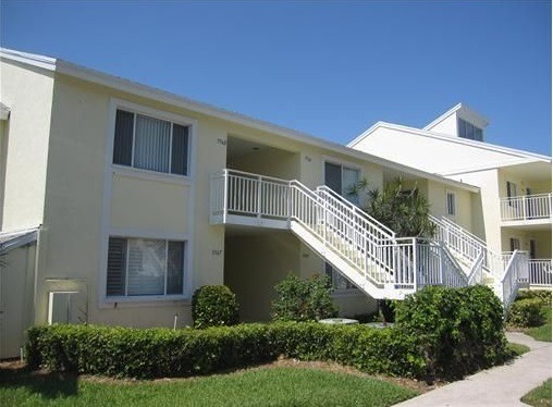 Lakeside Hutchinson Island Condos for Sale at Indian River Plantation in Stuart