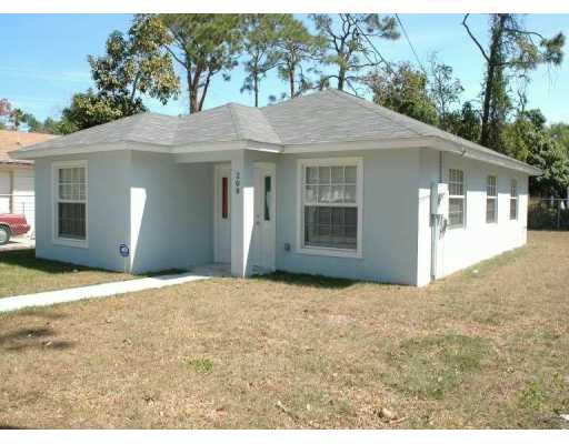 Alamanda Vista Homes For Sale in Fort Pierce