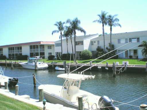 Castlewood Town Villas North Palm Beach Condos For Sale