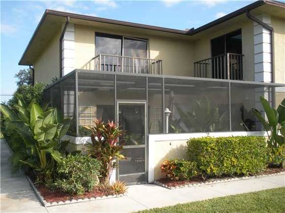 Lawnwood Condos For Sale in Fort Pierce